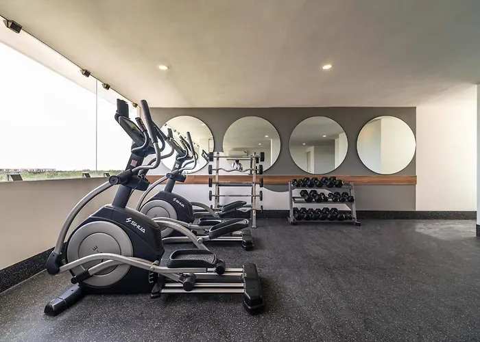 King With Private Balcony, Rooftop Pool, Gym * Tulum