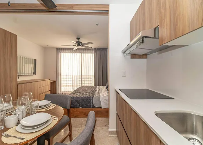 King With Private Balcony, Rooftop Pool, Gym