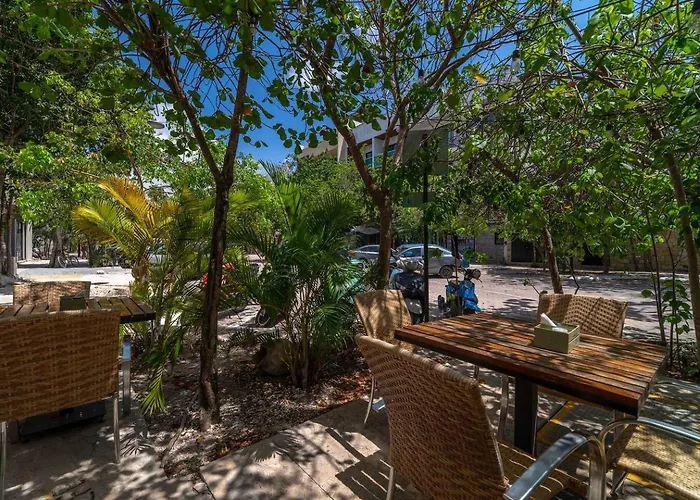 King With Private Balcony, Rooftop Pool, Gym