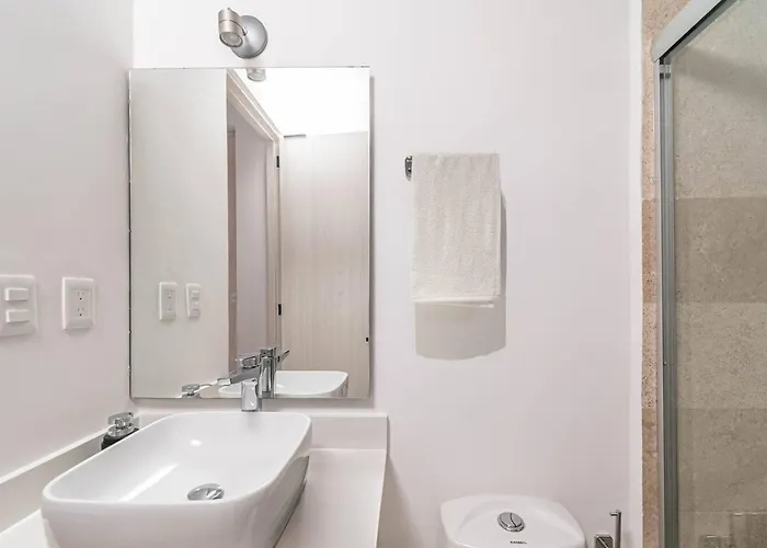 Holiday home King With Private Balcony, Rooftop Pool, Gym *